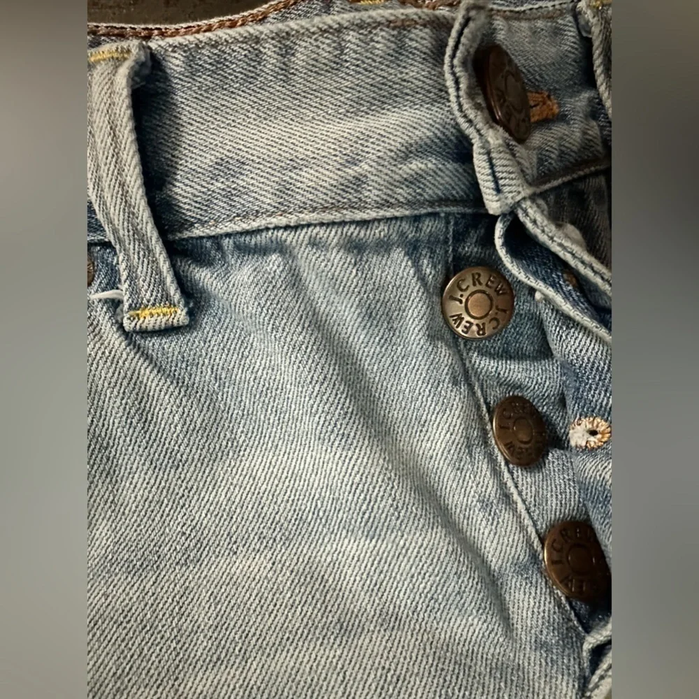 J.CREW Light-wash Distressed Jean Shorts Blue Women’s Size 28.